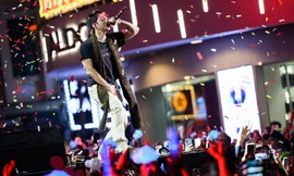 Giới trẻ 'đu' show có Sơn Tùng M-TP hot không kém các 'Anh Tài Chông gai'