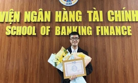 Bí kíp năng nổ ngoại khóa mà điểm GPA vẫn gần như tuyệt đối của chàng sinh viên NEU