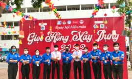 Chương trình hiến máu 'Giọt hồng Xây dựng 2022' thu hút hàng trăm người tham dự