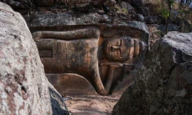 Campuchia: Tìm ra tượng Phật khổng lồ ở đồi rắn thiêng giúp du lịch phục hồi sau Covid-19