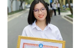 Nữ sinh nhỏ nhắn với ý chí lớn lao, chinh phục thành công hàng loạt thành tích bao người mơ ước
