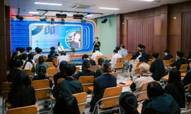 Giảng viên là người đi trước có sứ mệnh truyền lửa và truyền nghề cho sinh viên