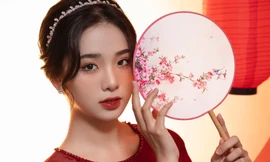 Thiếu nữ Hà Thành khoe nét xuân thì trong tà áo dài đón Tết