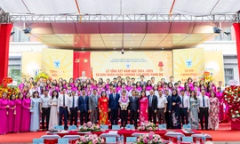 Trường THCS Cầu Giấy đón nhận Huân chương Lao động hạng Ba