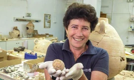 Tận mắt chiêm ngưỡng trứng gà hơn 1000 năm vẫn nguyên vẹn