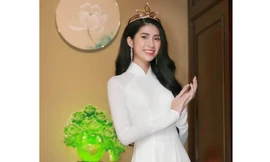 Hoa khôi Nam Bộ 2022 cao 1,8m đẹp dịu dàng trong tà áo dài trắng