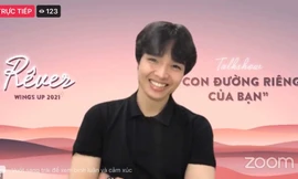 Tun Phạm chia sẻ về 'con đường riêng' cùng tân sinh viên báo chí tại Wings Up 2021