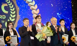 Nguyễn Tấn Phong - sinh viên xuất sắc nhất Trường Đại học Xây dựng Hà Nội 2024 nhận thưởng 150 triệu đồng