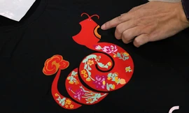 Vụn Art: Ghép vải vụn - chắp cánh ước mơ cho những người trẻ khiếm khuyết 