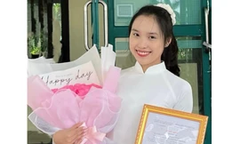 Nữ sinh Trường Đại học Sư phạm đạt hai giải thưởng lớn của Trung ương Hội Sinh viên Việt Nam