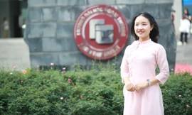 Mùa Quốc tế Phụ nữ 8/3 đầu tiên trên giảng đường của nữ giảng viên đại học trẻ