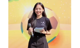 Thành tích học tập tốt giúp nữ sinh trường Nhân văn có thêm thu nhập