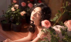 Vẻ đẹp ngọt ngào của nàng ‘Rose’ trường Kinh tế - Tài chính 