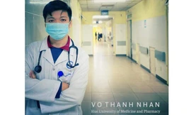 Tình nguyện viên nơi tuyến đầu chống dịch 'Thắng dịch con sẽ về'