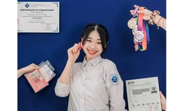 Gặp nữ sinh trường Ngoại ngữ từng là nữ chính MV Da LAB nhưng đam mê 'đứng lớp'