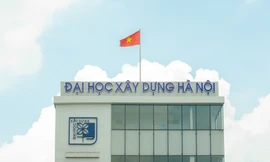 Về trường 'Xây' những ngày mùa hạ vắng bóng sinh viên