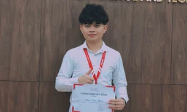 Nam sinh Ninh Bình vượt khó giành học bổng: Cố gắng hết sức thay vì đổ lỗi cho hoàn cảnh 