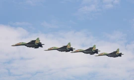 Dõi theo khí thế hào hùng: Truyền hình trực tiếp lễ diễu binh quy mô lớn chưa từng thấy