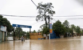 Thái Nguyên: Nhiều trường đại học ngập sâu, ký túc xá mất điện nước nhiều ngày, sinh viên thức đêm canh lũ