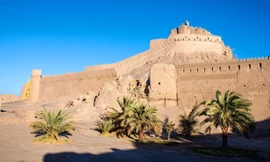 Thành phố đất nung, pháo đài hơn ngàn năm lớn nhất thế giới vẫn sừng sững ở Iran