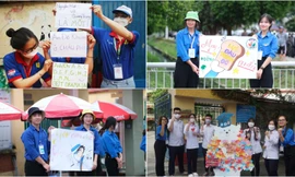 Ấn tượng với cách cổ động độc đáo của sinh viên tình nguyện trong kỳ thi tốt nghiệp THPT 2022