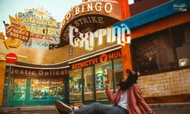 EXITING: Chữa lành những tổn thương sau lớp mặt nạ hạnh phúc