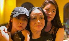 Dàn diễn viên 'Thương ngày nắng về' khóc nức nở khi cùng nhau xem tập cuối