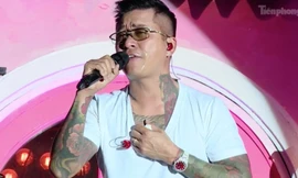 Showbiz 28/4: Tuấn Hưng hủy show ban công vào phút chót