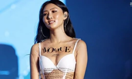 Nữ ca sĩ thách thức khán giả khi bị điều tra diễn gợi dục