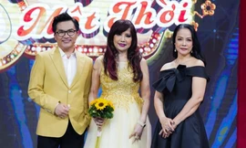 Danh ca Bảo Yến chạy show bằng…xích lô, trải lòng về mối tình với ông xã Quốc Dũng