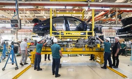 Thu về hàng tỷ USD, tại Việt Nam các DN hàng đầu nước Đức Mercedes Benz, Bayer... làm ăn ra sao?