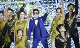 Dàn ca sĩ 'đốt cháy' đêm thi áo tắm ở Hoa hậu Việt Nam