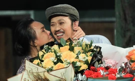 Ảnh bên trong sân khấu ngày trở lại của Hoài Linh