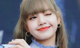 Nhan sắc tựa búp bê sống của 'Mỹ nhân đẹp nhất thế giới năm 2021'