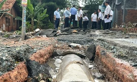 Đường sá hoang tàn sau trận lũ lịch sử ở Đồng Nai