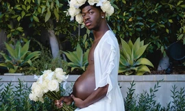 Nam ca sĩ khoe bụng bầu gây choáng váng