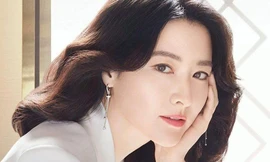 Khó đoán Lee Young Ae 51 tuổi