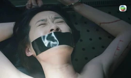 Nữ diễn viên khó chịu với cảnh quay người kiệm vải nằm trên bàn mổ