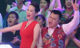 Chỉ 3 phút, NSND Tự Long cùng nhạc sĩ Giáng Son làm thơ, phổ nhạc, hát xẩm cực hay