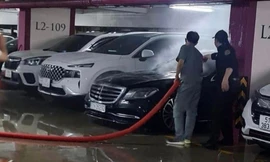 Ôtô của ca sĩ Duy Mạnh bốc cháy