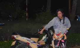 Người phụ nữ cướp dây chuyền của bạn con gái 