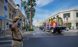 Rưng rưng hình ảnh tiễn đưa Phó Chủ tịch TPHCM Lê Hòa Bình về nơi an nghỉ cuối cùng