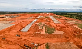 Mục sở thị hoạt động thi công sân bay dân dụng - quân sự ở Phan Thiết