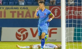 B.Bình Dương 1-1 CLB Hà Nội: Tiến Linh ghi bàn thắng đầu tiên tại giải