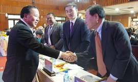 Chủ tịch tỉnh Long An cam kết với doanh nghiệp 