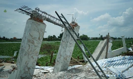 Long An yêu cầu sơ tán khẩn cấp người khỏi khu vực sạt lở nguy hiểm