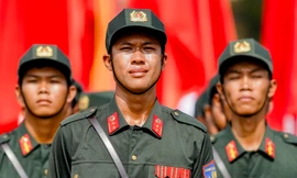 Giọt nước mắt tự hào khi tiếng nhạc hành quân vang lên khúc khải hoàn