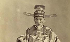 Tiến sĩ đầu tiên nào đến châu Âu, cuối đời tự tử vì để mất thành vào tay giặc?