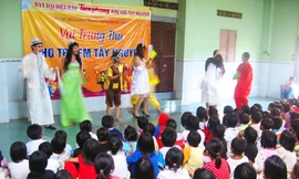 Vui Trung thu cho trẻ em nghèo Tây Nguyên