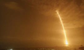 Tên lửa Trường Chinh-7 đưa tàu Thiên Châu-2 bay lên từ đảo Hải Nam ngày 29/5. (Ảnh: Xinhua)